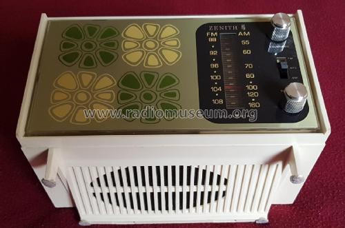 E 412W ; Zenith Radio Corp.; (ID = 2613834) Radio