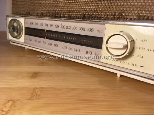 L724W Ch= 7L02; Zenith Radio Corp.; (ID = 2590498) Radio