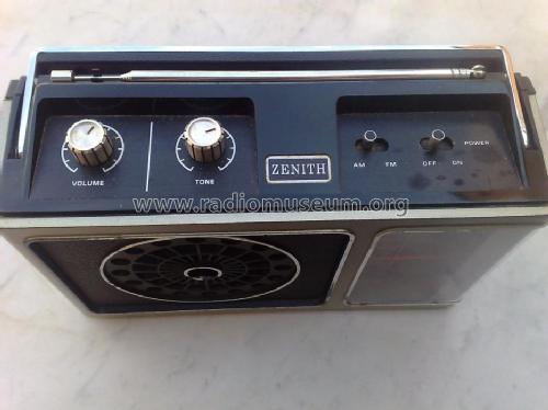 Royal 70 7MT44Z9; Zenith Radio Corp.; (ID = 758021) Radio