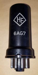 Die Pentode 6AG7 des Herstellers WF, Berlin, DDR, ist eine 
Oktalröhre. Der Röhrenkolben besteht aus Stahl.
