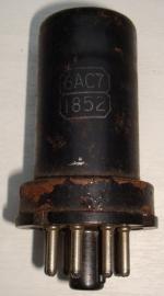 6AC7 RCA
Hauteur 64 mm
Diamètre 25mm