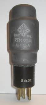 REN904(Telefunken, Röhrenwerk Berlin) mit geradem Domkolben