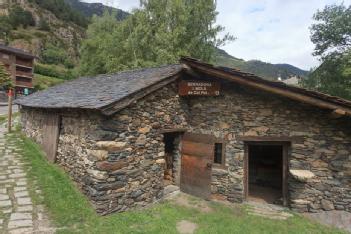 Andorra: Mola i Serradora de Cal Pal in 300 Ordino