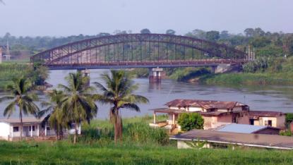 Cameroon: Pont allemand d'Édéa - Brücke von Edea in Edéa