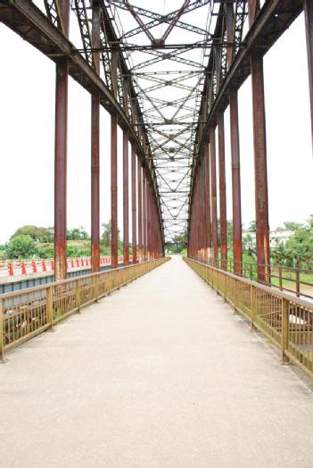 Cameroon: Pont allemand d'Édéa - Brücke von Edea in Edéa