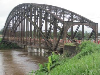 Cameroon: Pont allemand d'Édéa - Brücke von Edea in Edéa