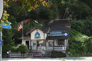 Switzerland: Drahtseilbahn Interlaken-Heimwehfluh in 3800 Interlaken