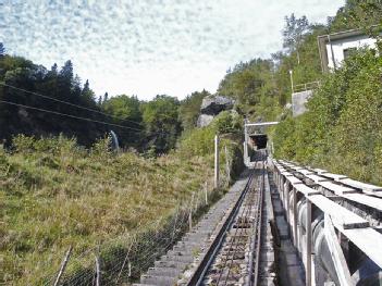 Switzerland: Reichenbachfall-Bahn in 3860 Schattenhalb-Willingen