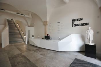 República Checa: Muzeum komunismu - Museum of Communism en 118 00 Praha 1 - Nové Město