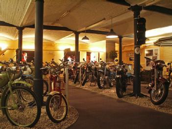 Germany: Erstes Berliner DDR-Motorrad-Museum in 10178 Berlin