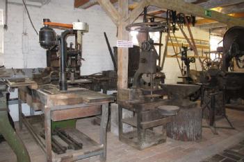 Germany: Heimatscheune Hohenprießnitz mit Ross- und Göpelmühle in 04838 Zschepplin, OT Hohenprießnitz