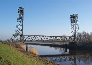 Germany: Hubbrücke Huntebrück und Klappbrücke in 27804 Berne