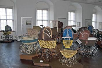 Deutschland / Germany: Deutsches Kinderwagenmuseum im Museum Schloss Moritzburg Zeitz in 06712 Zeitz