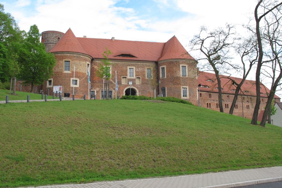 Museum Burg Eisenhardt :: Museum Finder, Guide, Radio, techn ...