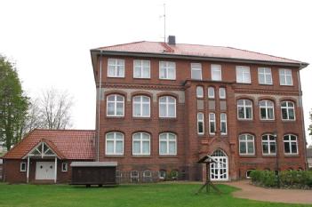 Germany: NaTourCentrum Lunden und Heimatmuseum in 25774 Lunden