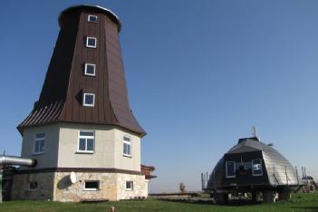 Germany: Neuholländer-Mühle im Wyhratal und Traktorenmuseum in 04552 Borna OT Wyhra