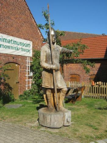 Germany: Niedersorbisches Heimatmuseum Dissen - Domowniski muzej Dešno in 03096 Dissen-Striesow OT Dissen