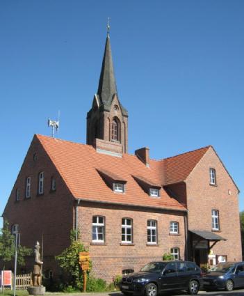 Germany: Niedersorbisches Heimatmuseum Dissen - Domowniski muzej Dešno in 03096 Dissen-Striesow OT Dissen