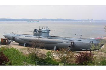 Deutschland / Germany: U-Boot U 995 & Marine-Ehrenmal in 24234 Laboe