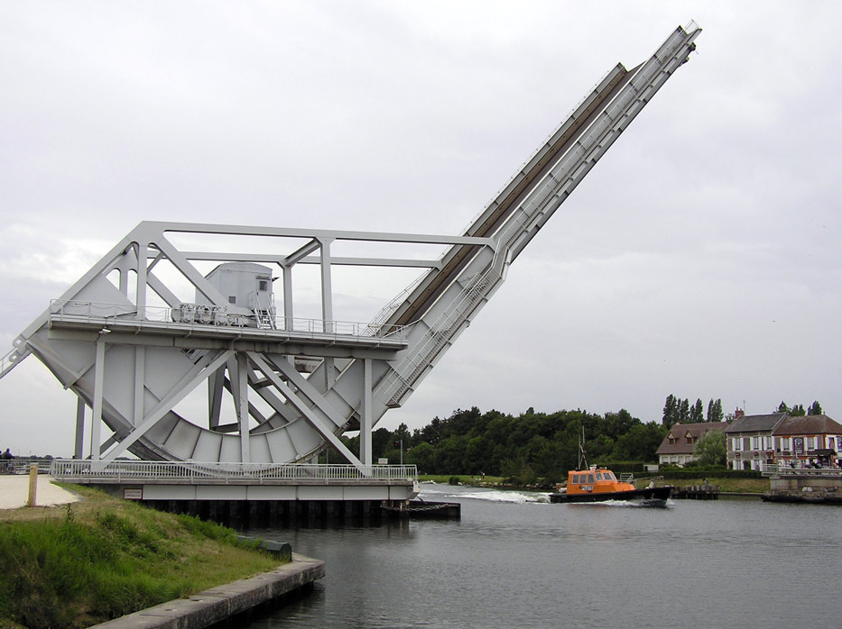 Pegasus Bridge Pegasusbruecke :: Museum Finder, Guide, Radio 