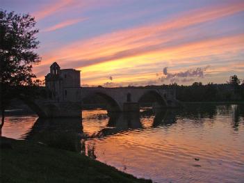 France: Pont Saint-Bénézet - Pont d'Avignon in 84000 Avignon