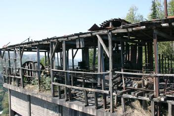 Georgia: Cable Cars - საკაბელო მანქანები in Chiatura - ჭიათურა