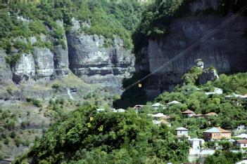 Georgia: Cable Cars - საკაბელო მანქანები in Chiatura - ჭიათურა