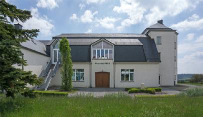 Luxembourg: 385th Bomb Group Memorial Museum in 8826 Rambrouch - Perlé