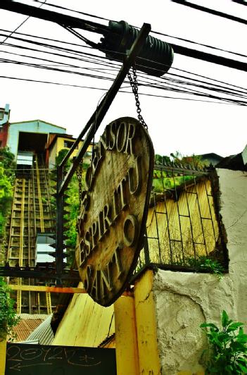 Chile: Los Ascensores de Valparaiso in Valparaíso