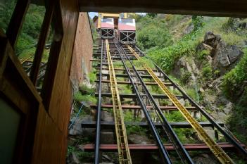 Chile: Los Ascensores de Valparaiso in Valparaíso