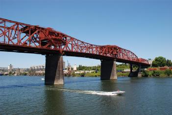 United States of America (USA): Broadway Bridge in 97227 Portland