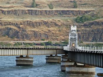 Etats-Unis: Oregon Trunk Rail Bridge or Celilo Bridge à 98673 Wishram