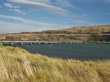 Etats-Unis: Oregon Trunk Rail Bridge or Celilo Bridge à 98673 Wishram