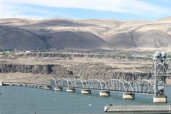 United States of America (USA): Oregon Trunk Rail Bridge or Celilo Bridge in 98673 Wishram