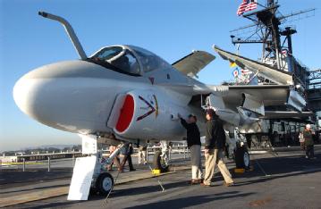 Estados Unidos: USS Midway Museum - (San Diego Aircraft Carrier Museum) en 92101 San Diego